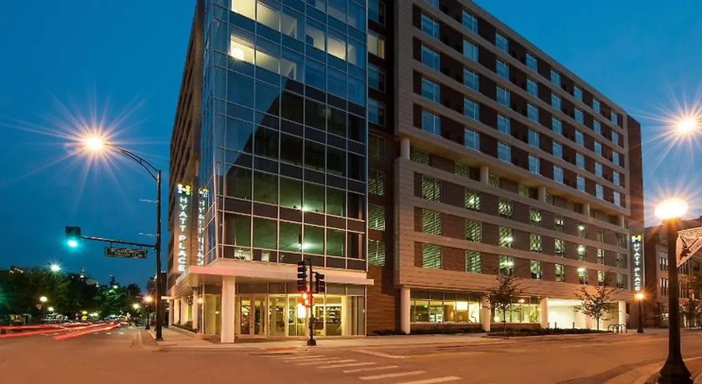 Hyatt Place Champain/Urbana EXTERIOR