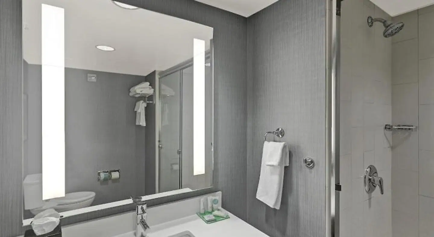 Hyatt Place Champain/Urbana Badezimmer