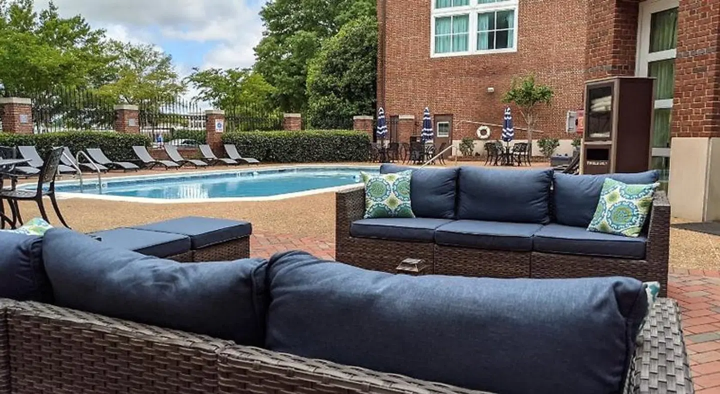 Capstone Terrasse