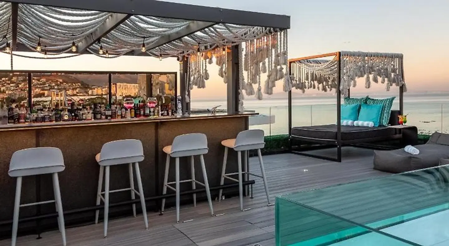 O' Two Hotel Bar