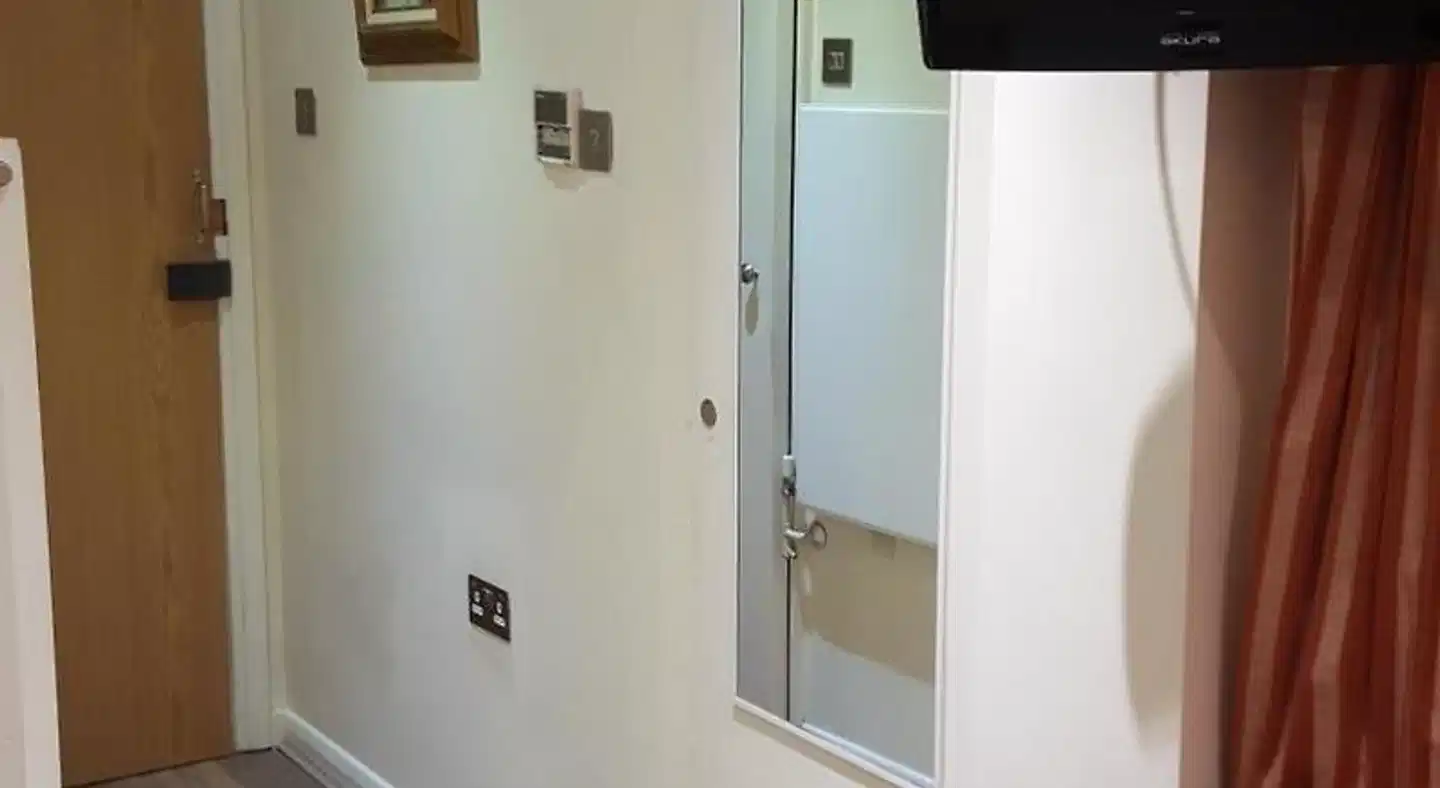 Rhodes Hotel Badezimmer