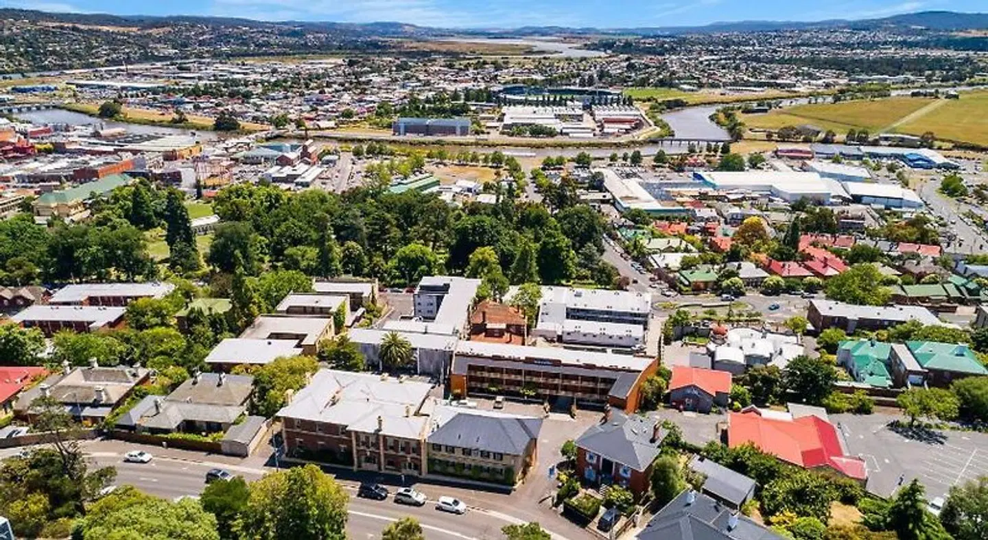 Comfort Inn Coach House Launceston EXTERIOR