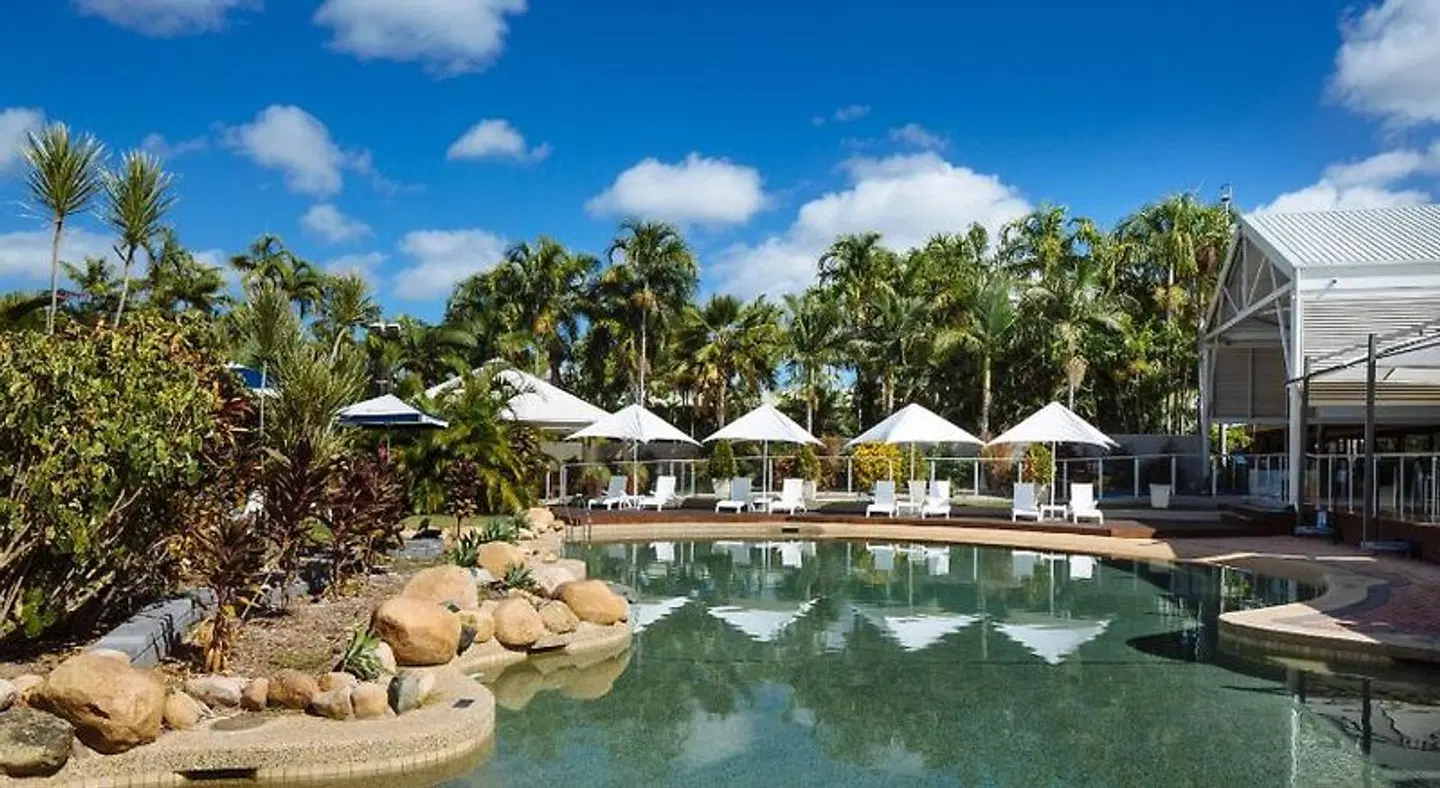 Mercure Townsville OUTDOOR_POOL
