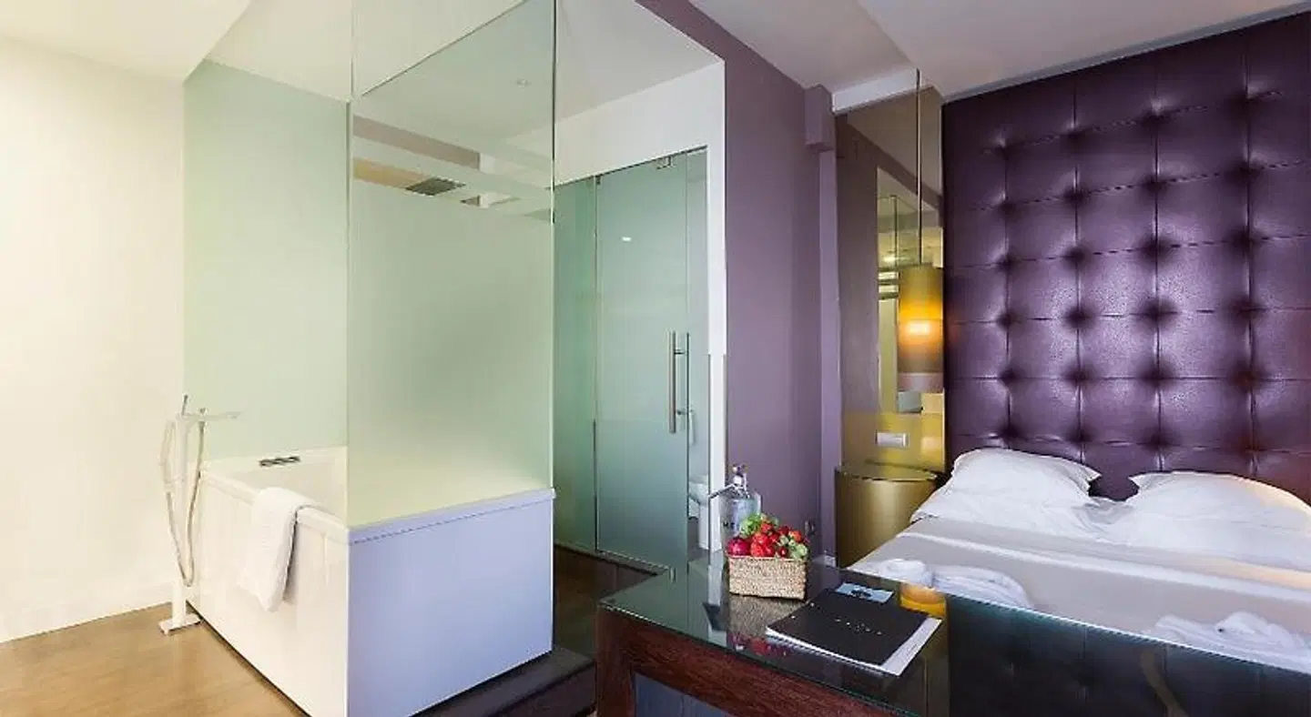 Meira ROOM_EXAMPLE