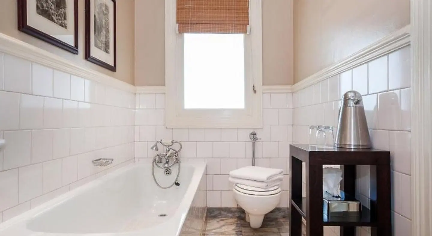 Quarters Hotel Florida Road Badezimmer