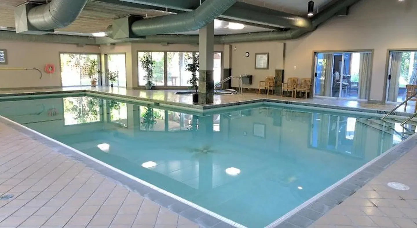 Pacific Shores Resort & Spa Hallenbad