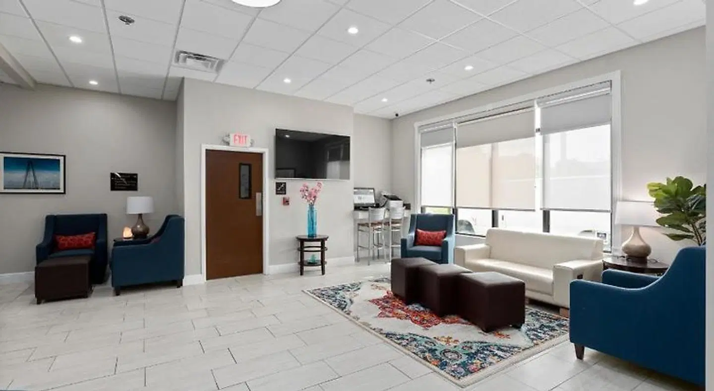 Comfort Inn & Suites LOUNGE_LOBBY