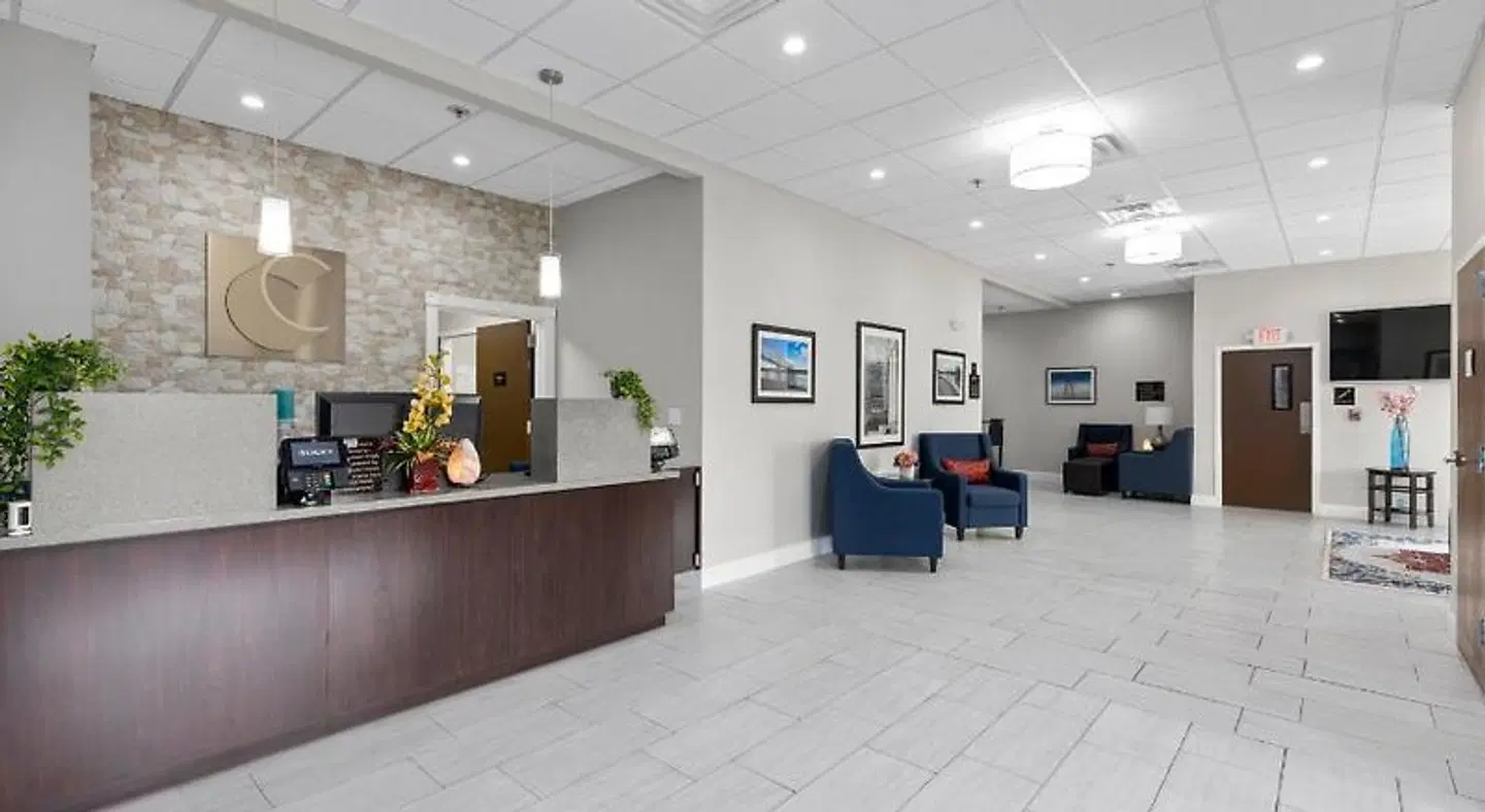 Comfort Inn & Suites LOUNGE_LOBBY