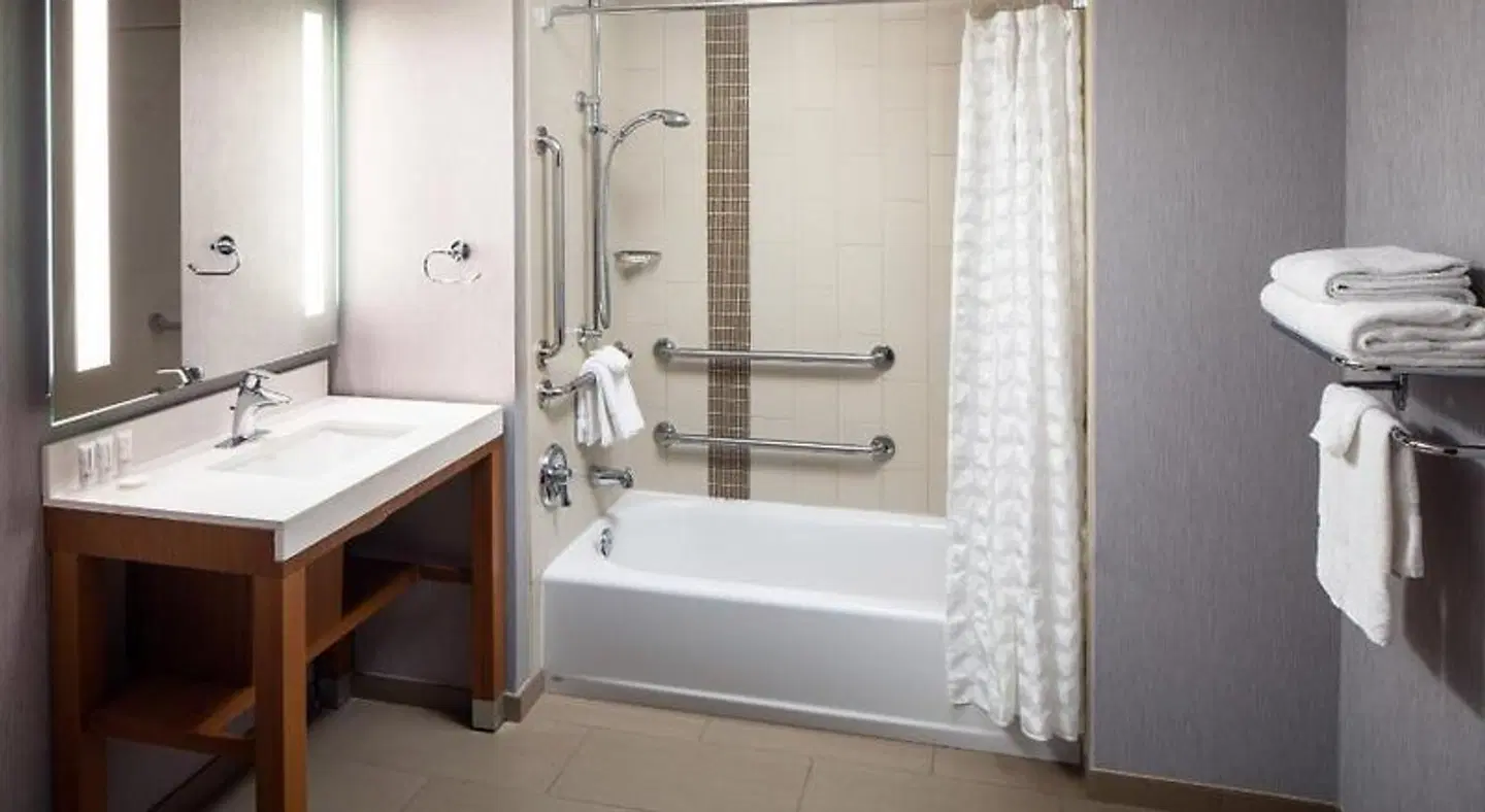 Hyatt Place Nashville Downtown Badezimmer