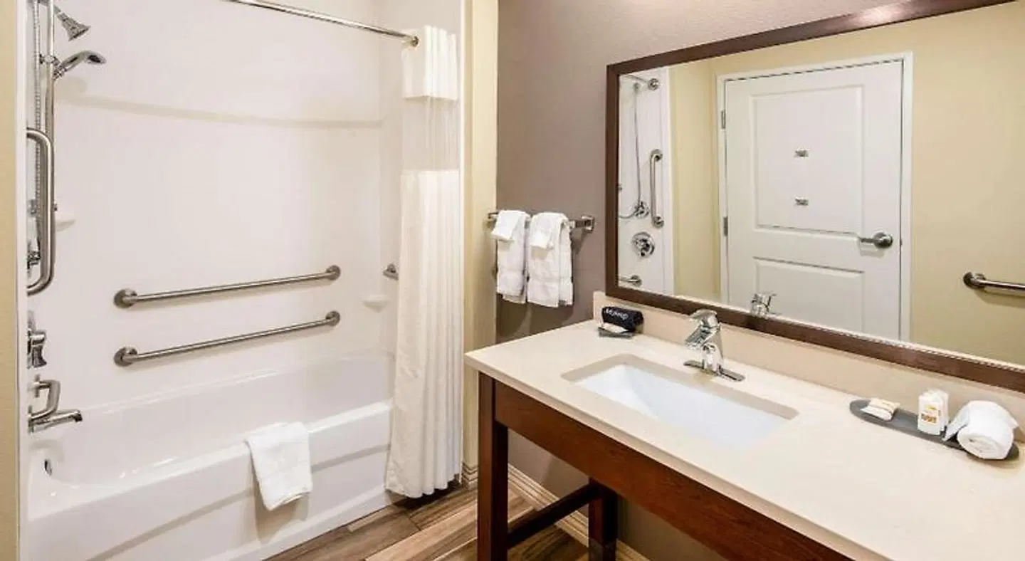 La Quinta Inn & Suites by Wyndham Durango Badezimmer
