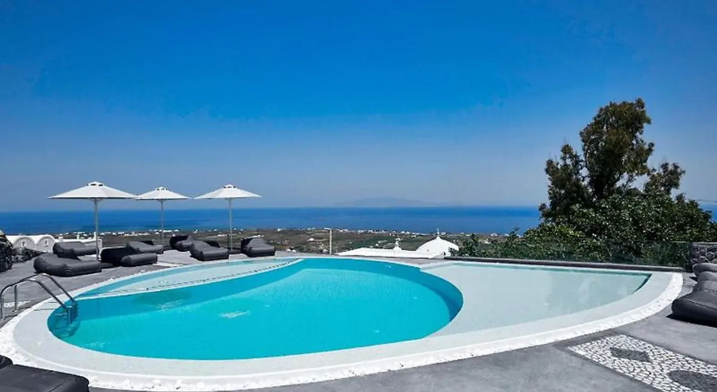 Aperanto Suites OUTDOOR_POOL