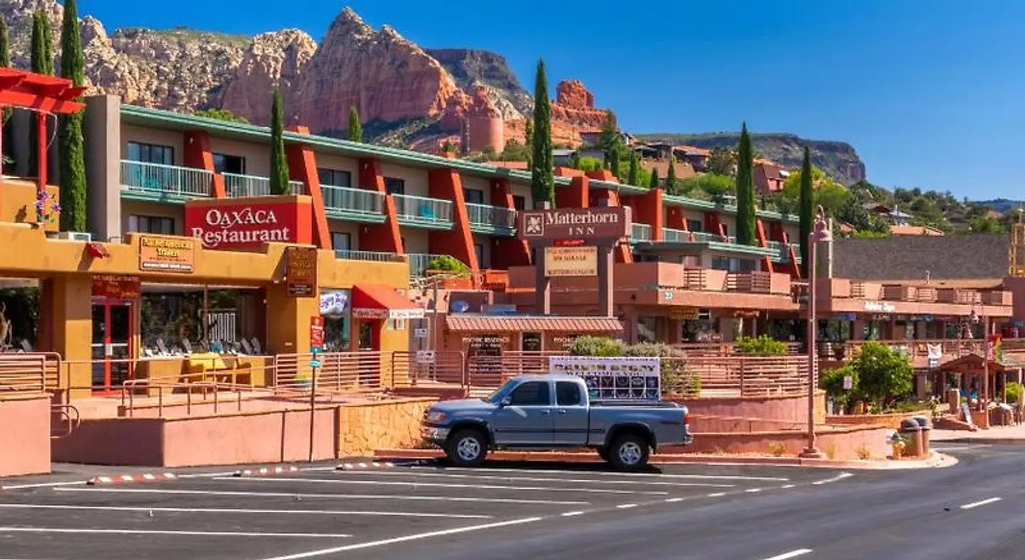 Matterhorn Inn SPORTS_AND_LEISURE