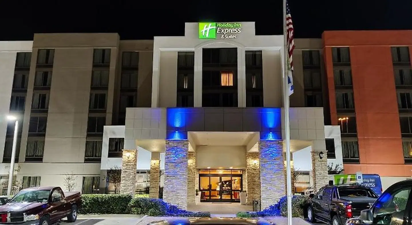 Holiday Inn Express & Suites Dallas Ft. Worth Airport South by IHG EXTERIOR