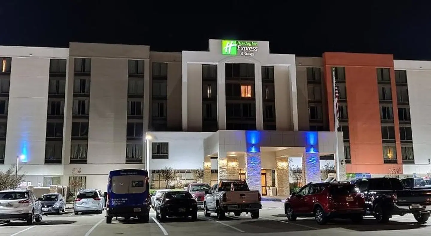 Holiday Inn Express & Suites Dallas Ft. Worth Airport South by IHG MODEL_IMPRESSION