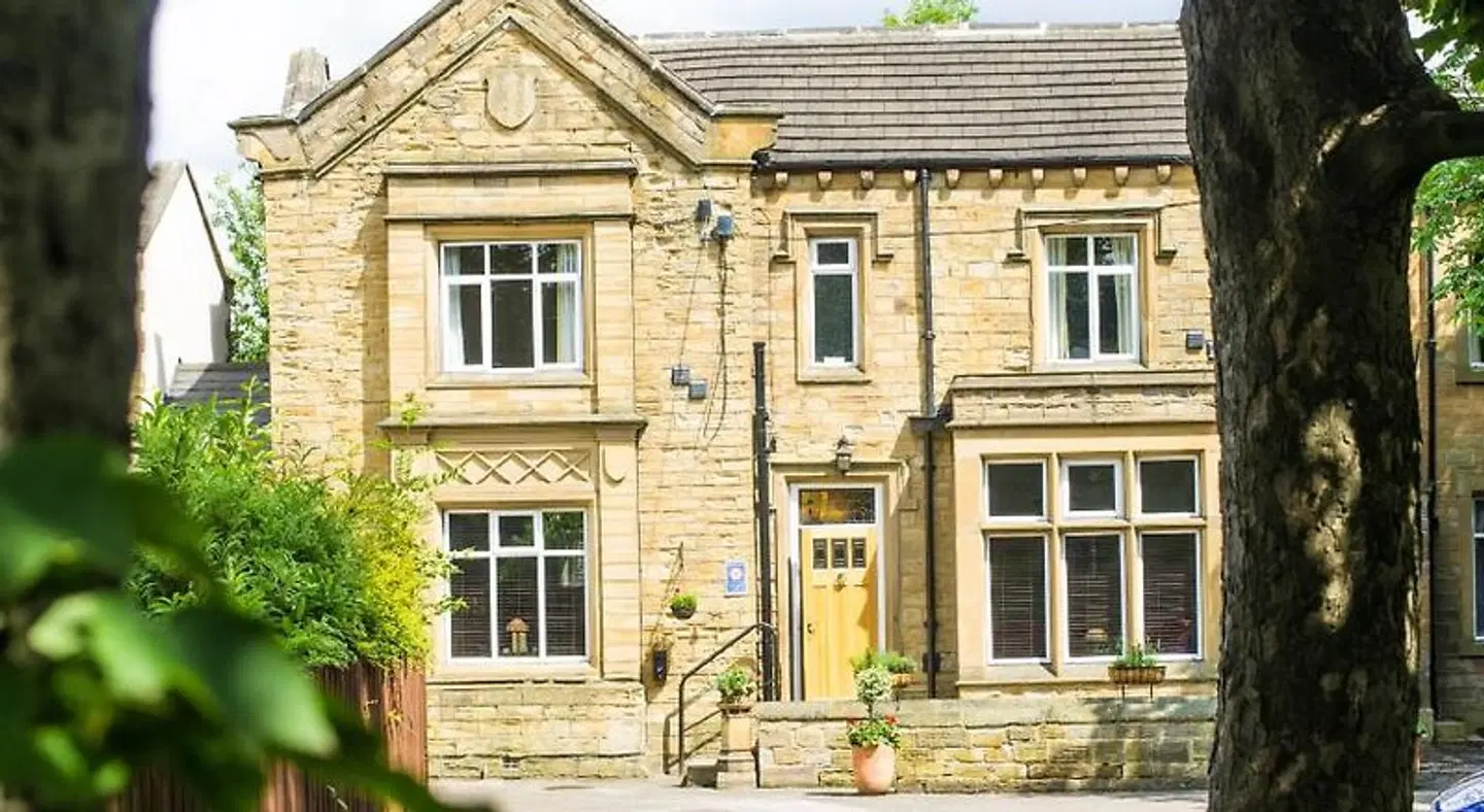 Wakefield Limes Hotel EXTERIOR