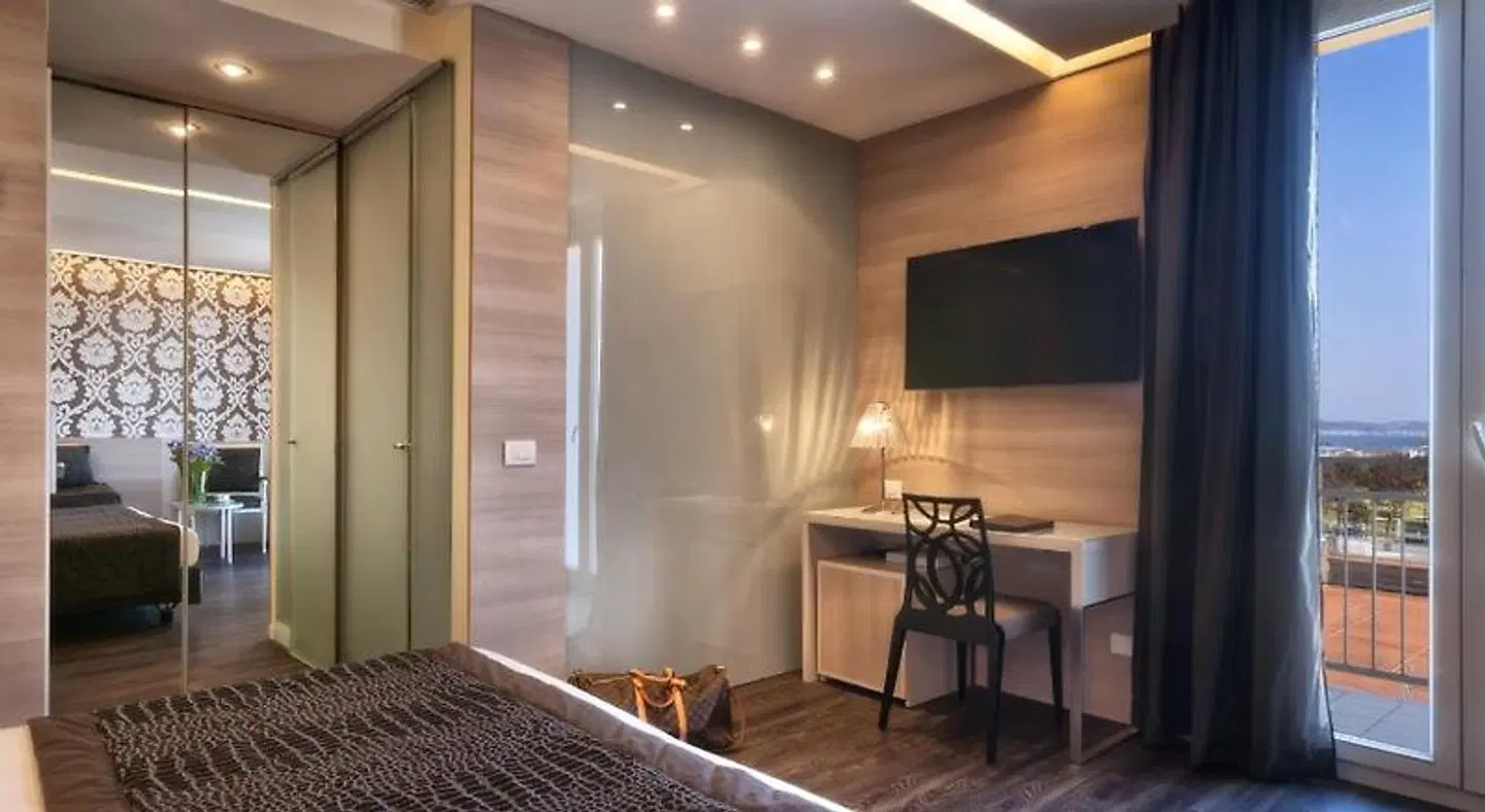 Roma ROOM_EXAMPLE