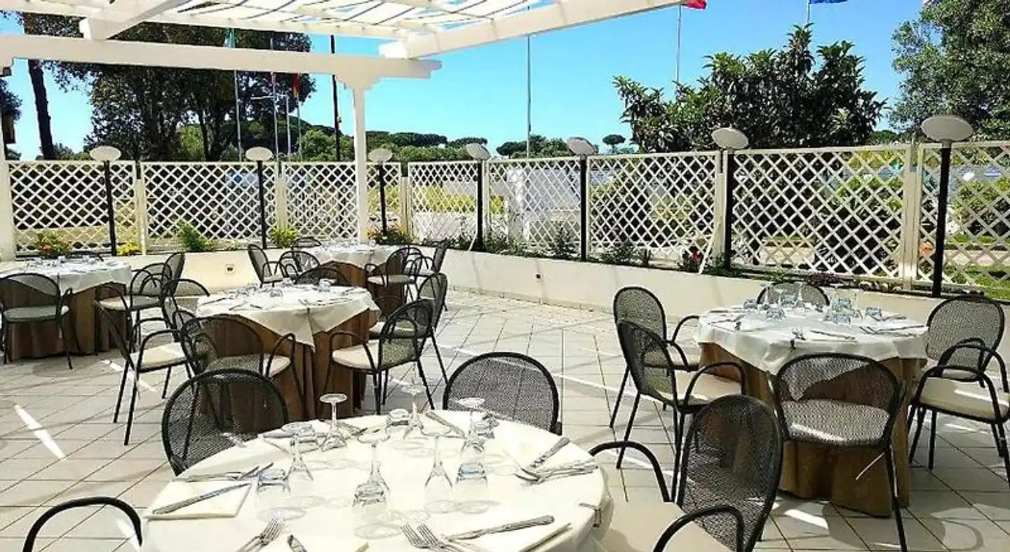 River Palace Restaurant