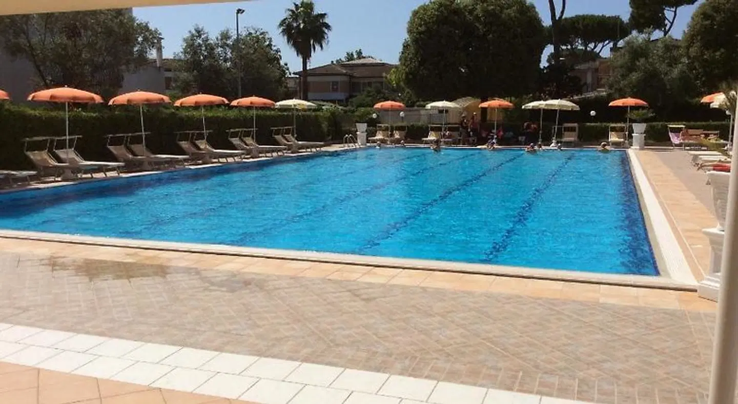 River Palace OUTDOOR_POOL