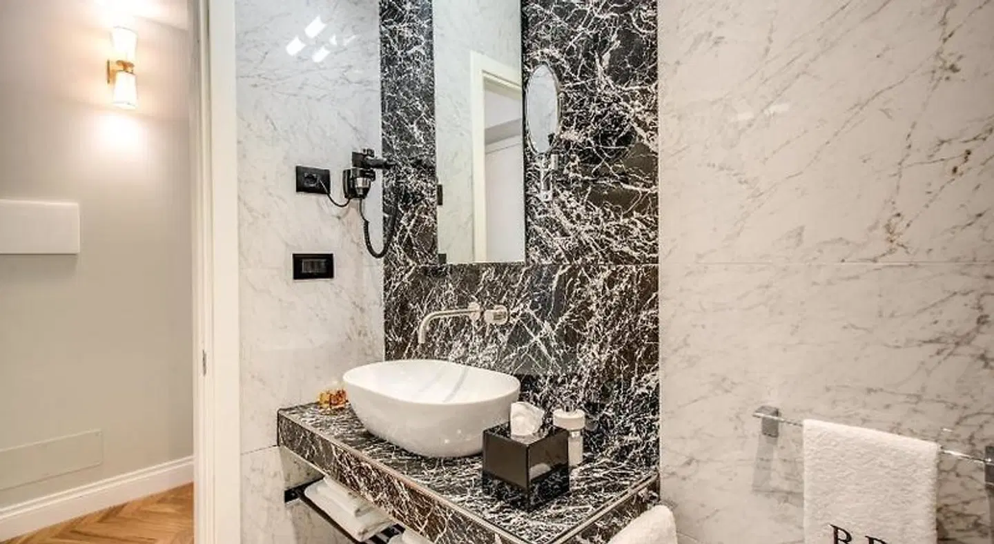Babuino Palace Suites Badezimmer