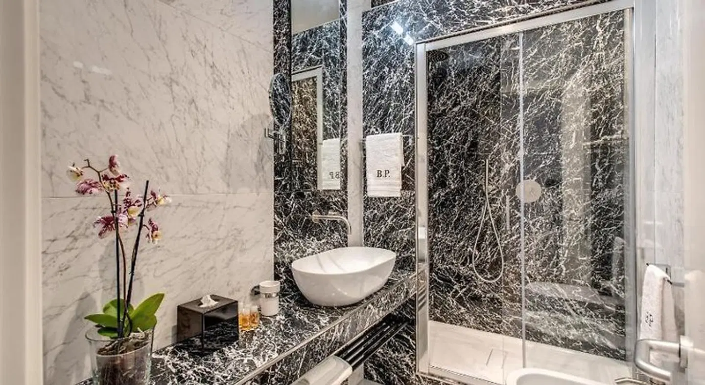 Babuino Palace Suites Badezimmer