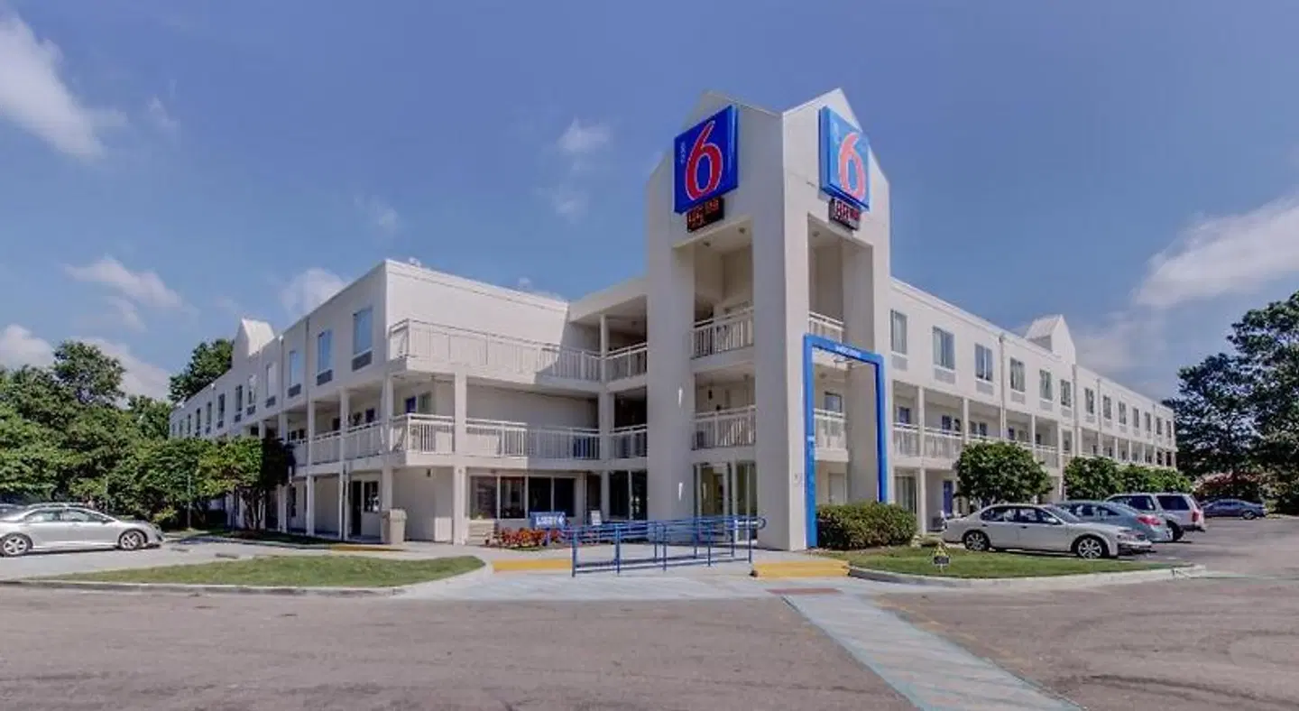 Motel 6 Virginia Beach, VA EXTERIOR