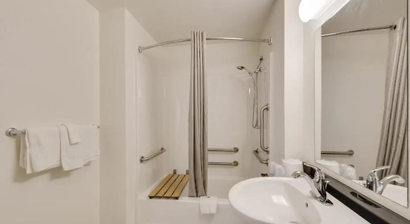 Motel 6 Virginia Beach, VA Badezimmer