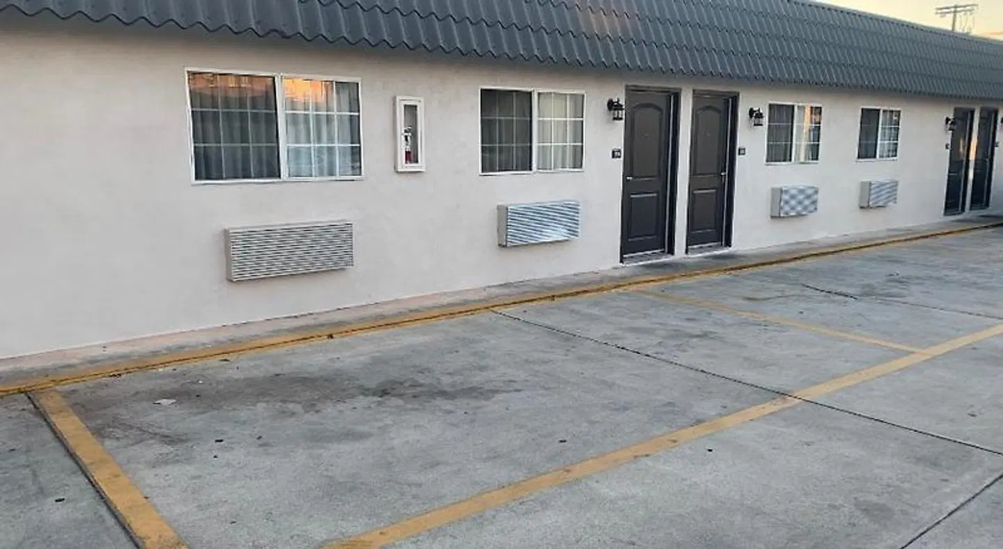 Empire Inn Motel EXTERIOR