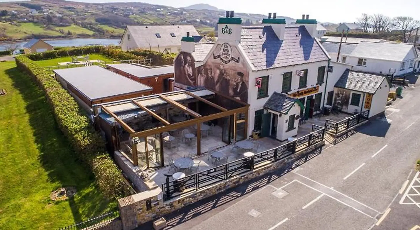 The Rusty Mackerel EXTERIOR