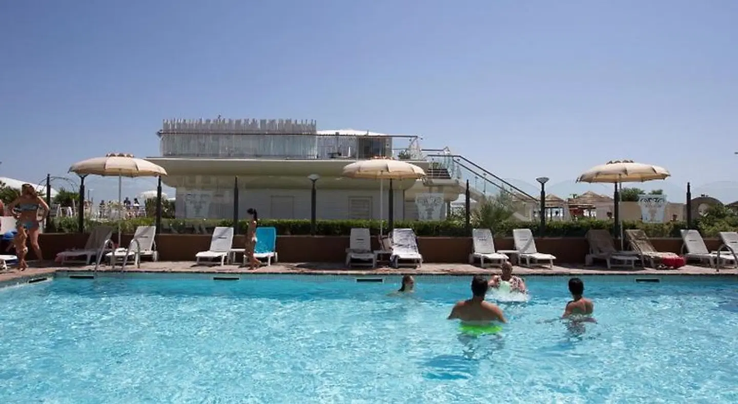 Benini OUTDOOR_POOL