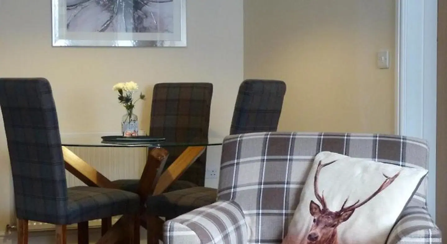 Riverside Apartments ROOM_EXAMPLE