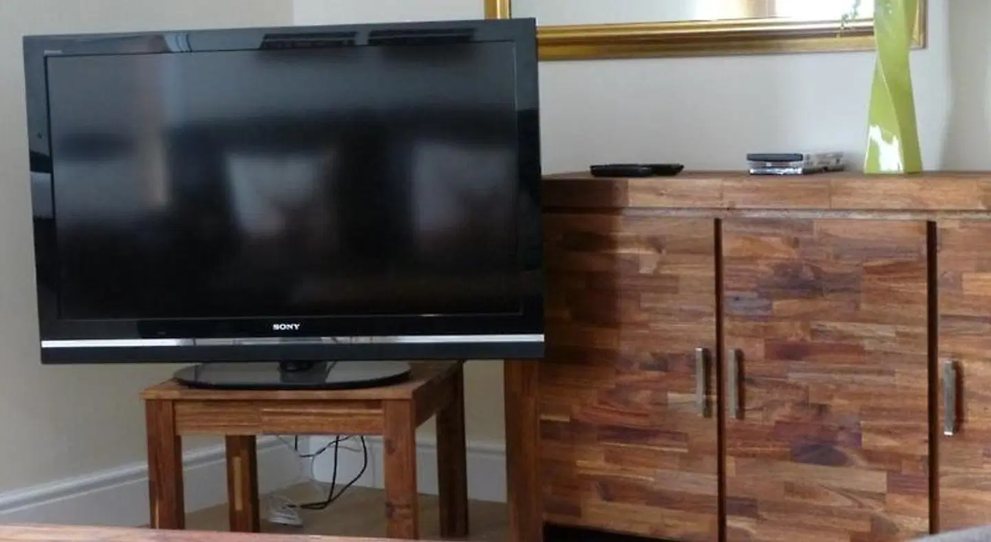 Riverside Apartments ROOM_EXAMPLE