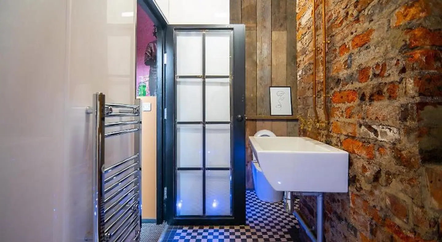 Rooms by Green Room Badezimmer