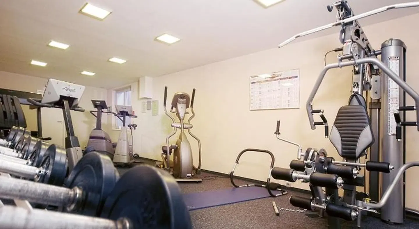 Advantage SPORTS_AND_LEISURE