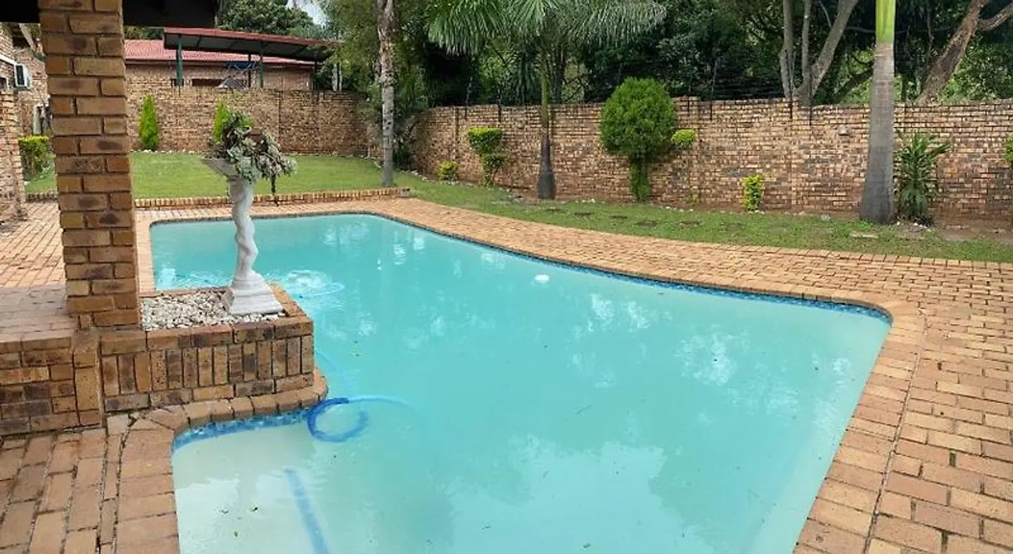 A Pousada Guesthouse OUTDOOR_POOL