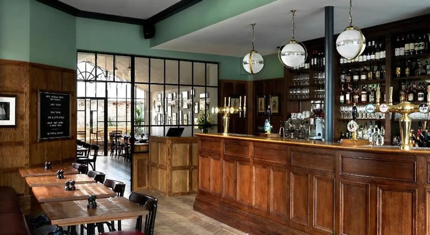 The Coach Bar