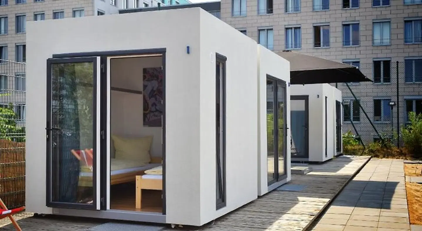 CUBE Lodges Berlin Mitte EXTERIOR
