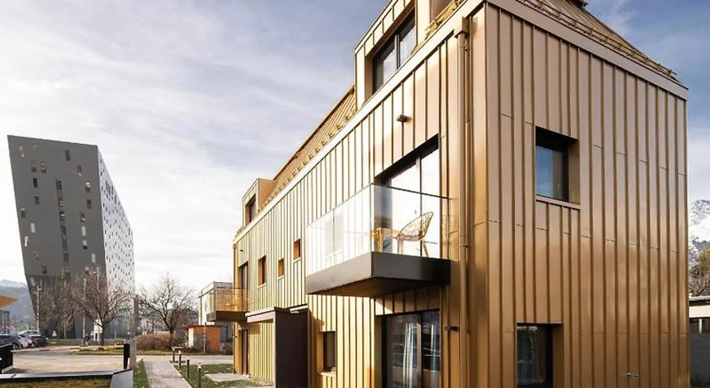 B(l)ackhome City Apartments EXTERIOR