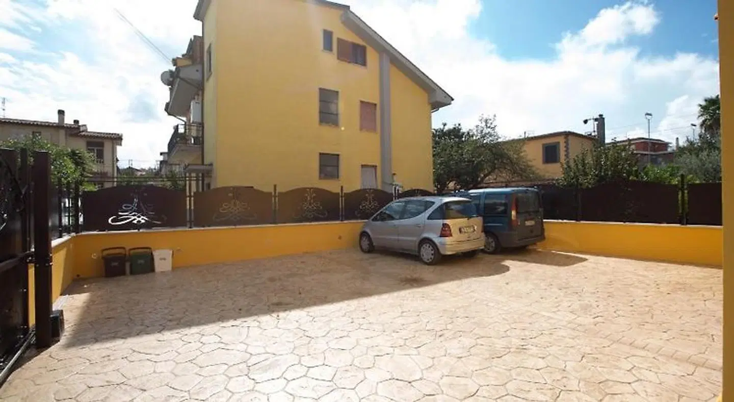 4 Rent EXTERIOR