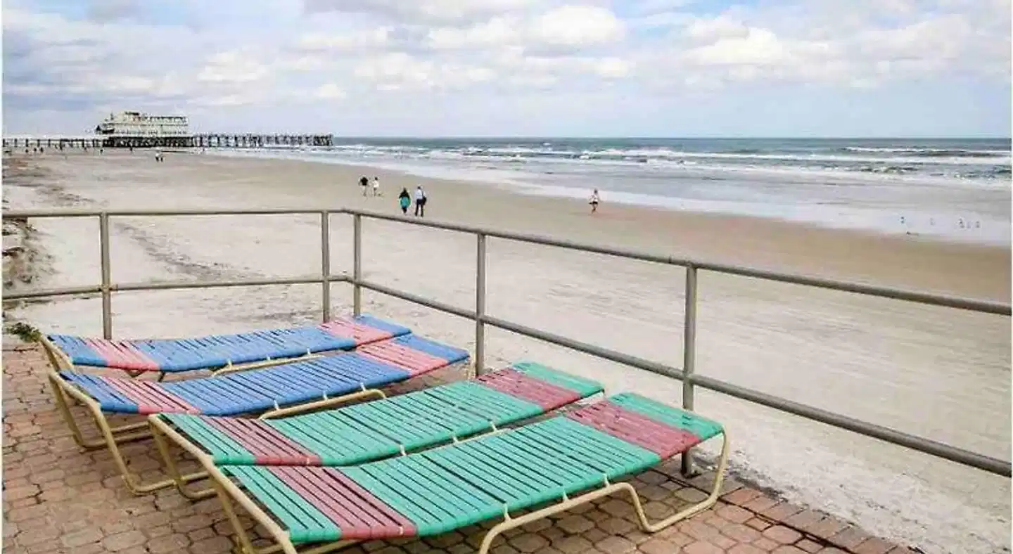 Daytona Inn Beach Resort Terrasse