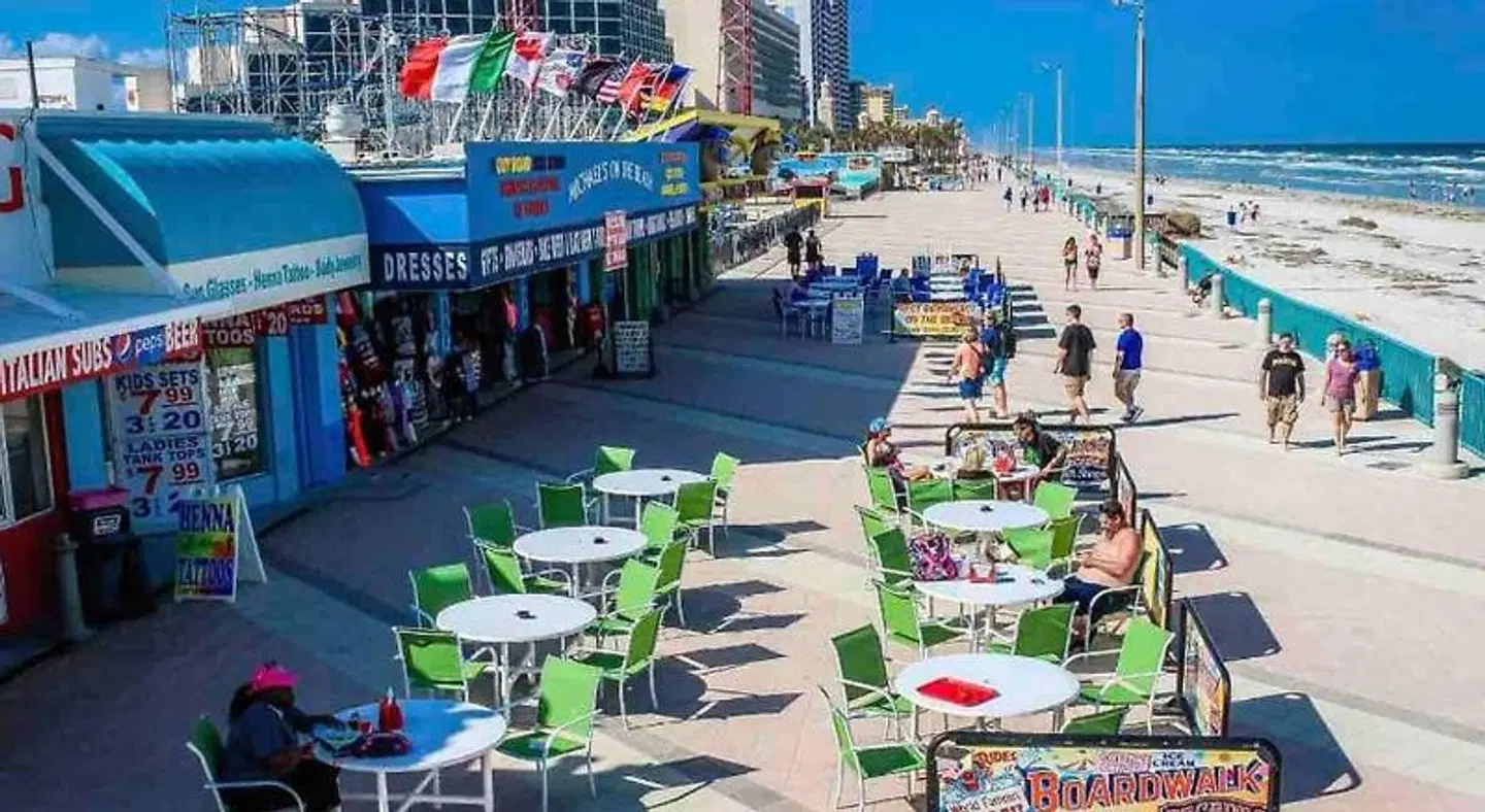 Daytona Inn Beach Resort Terrasse