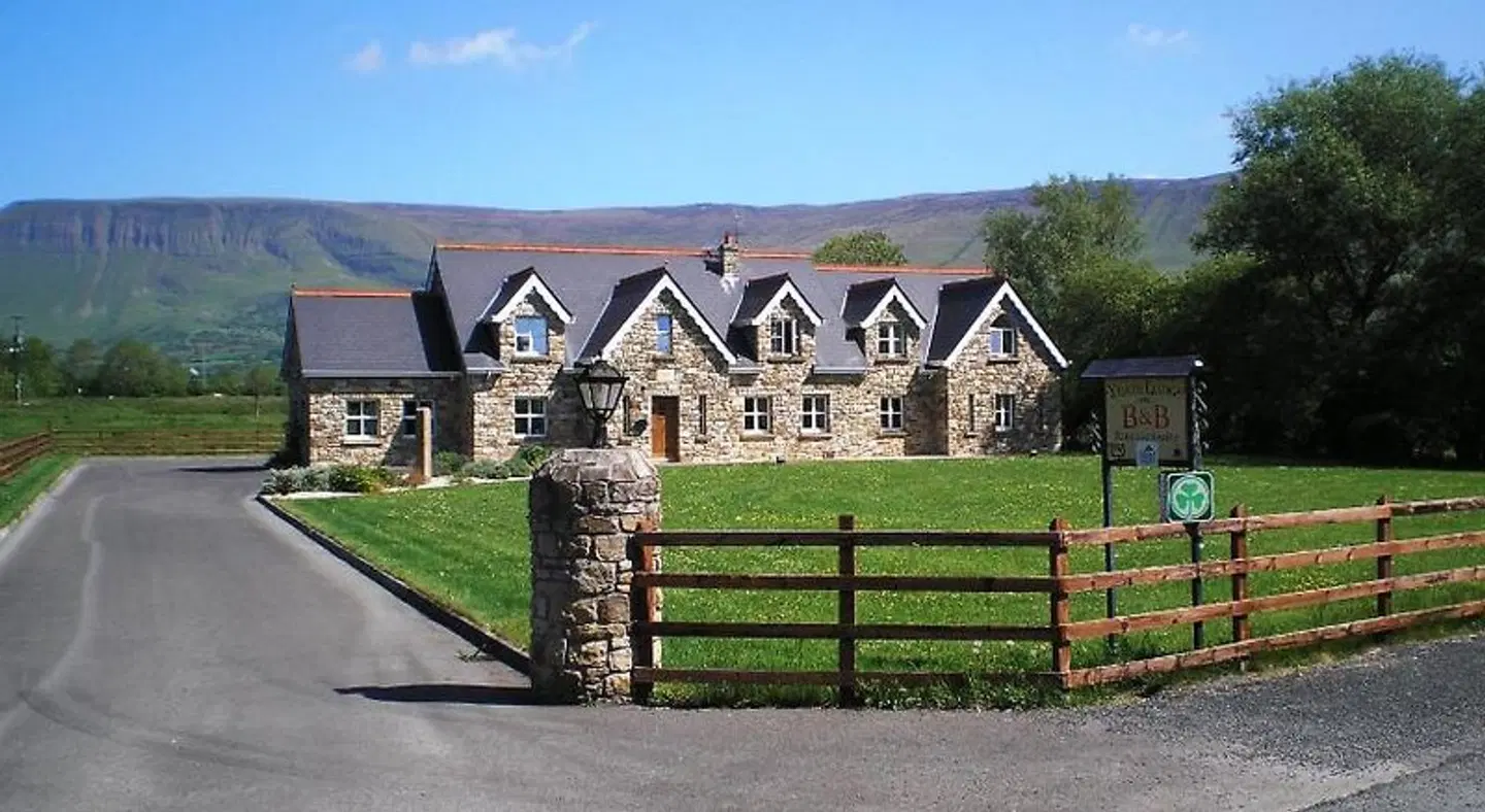 Yeats Lodge EXTERIOR