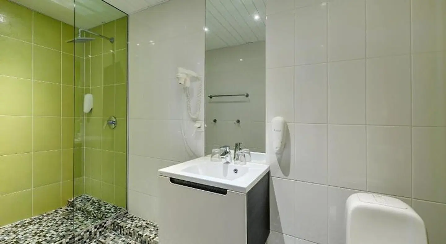 ESTONIA Medical Spa & Hotel Badezimmer