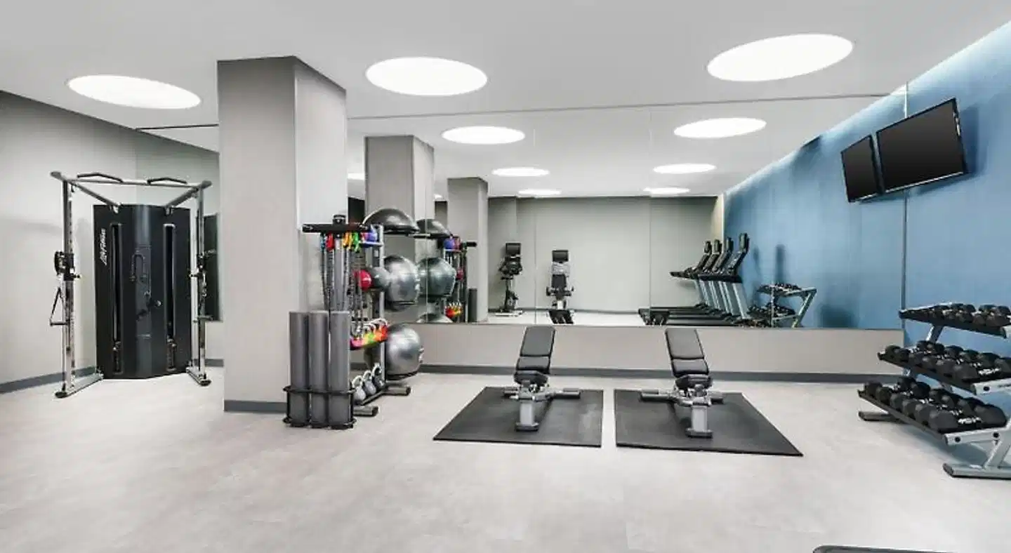 Fairf. I&S NY Manhattan/Penn St. Sport und Entertainment