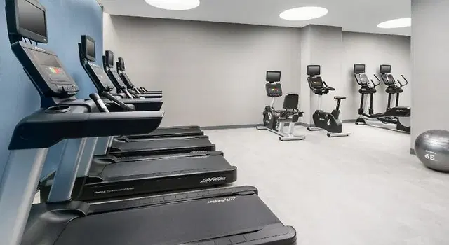 Fairf. I&S NY Manhattan/Penn St. Sport und Entertainment