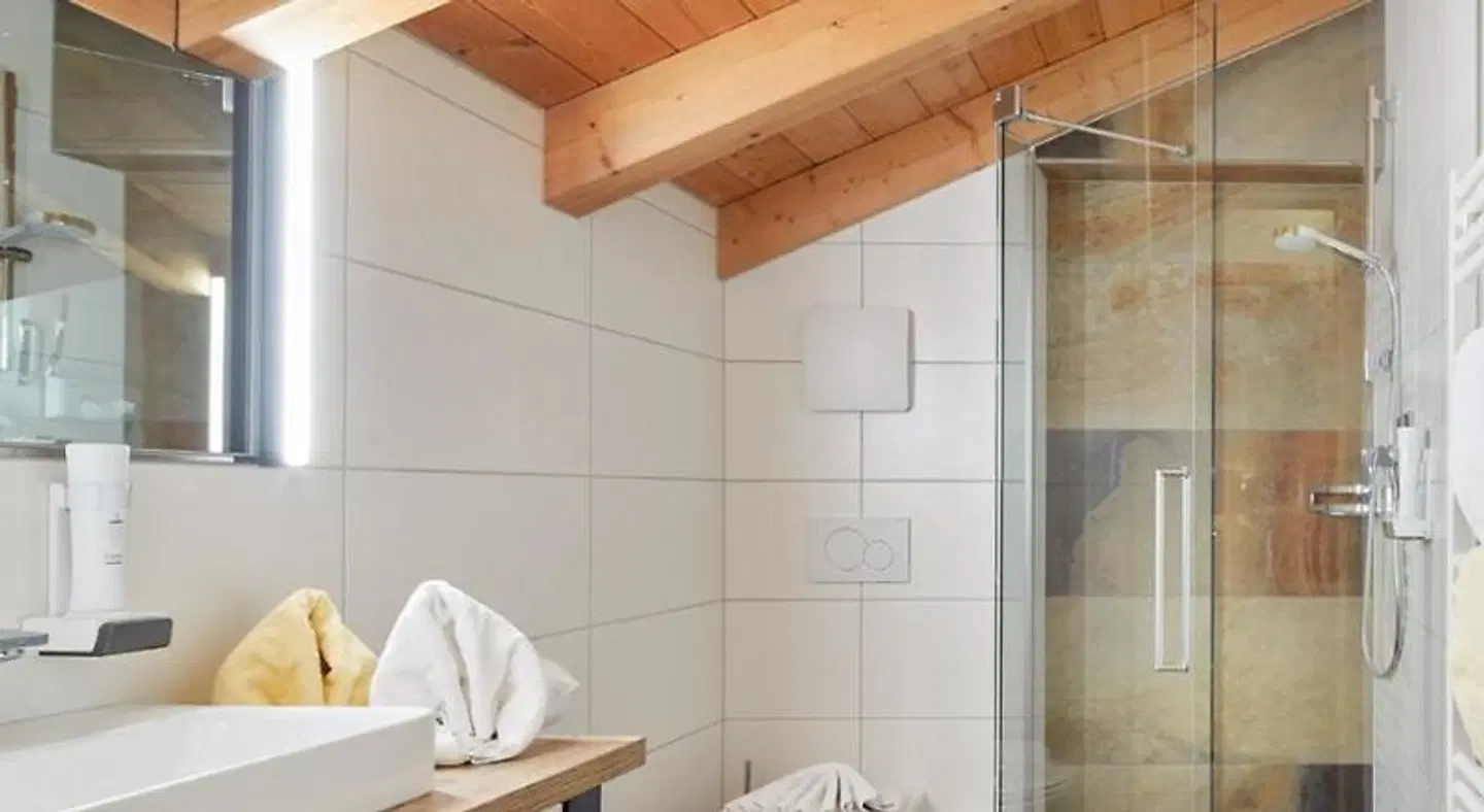 Dorfkrug Kaprun Badezimmer