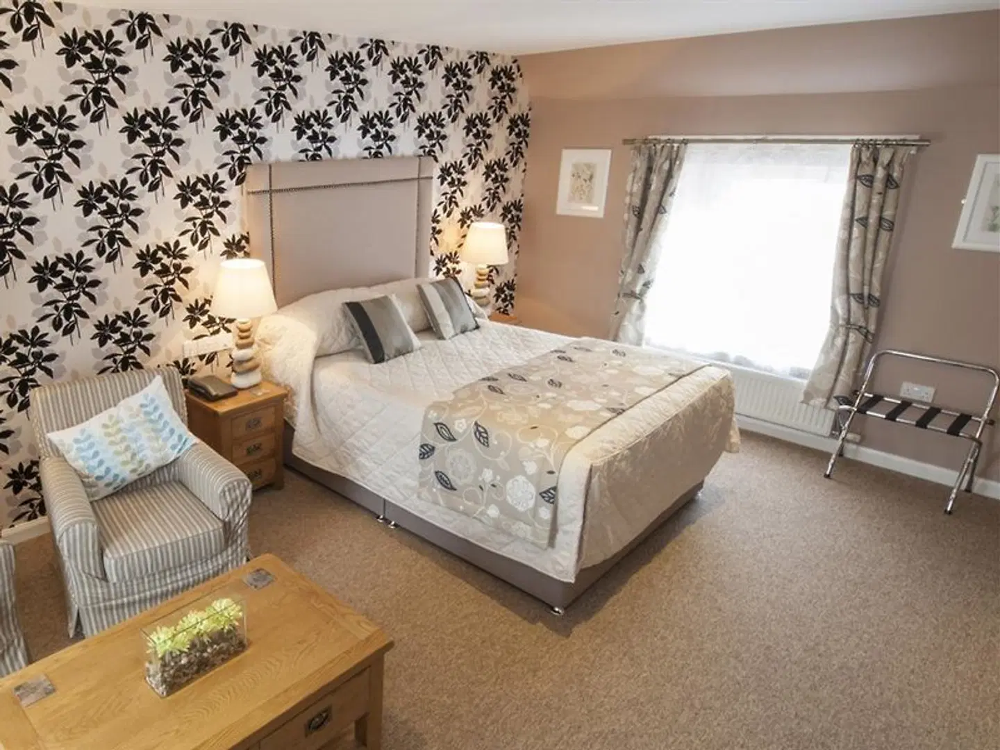The Commercial Hotel ROOM_EXAMPLE