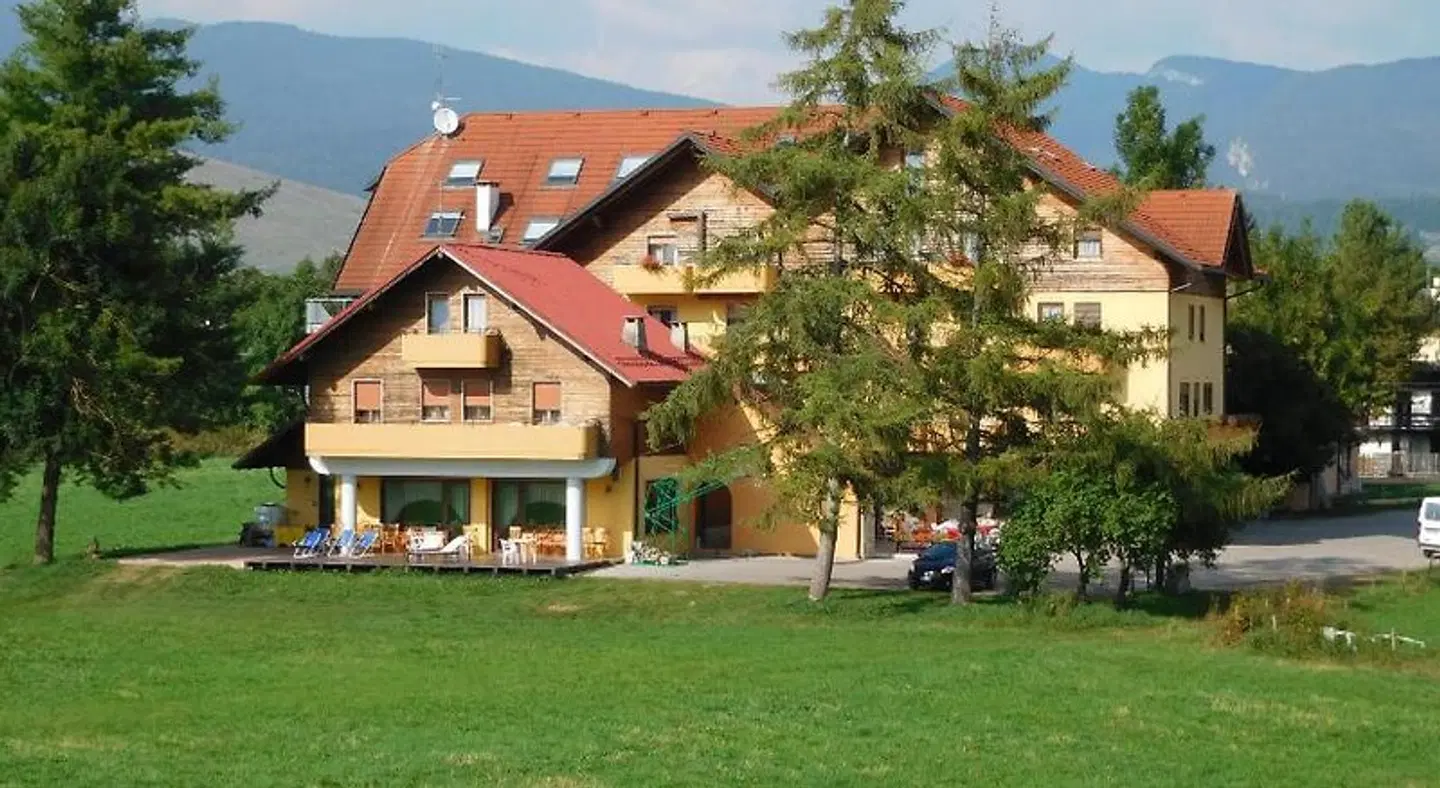 Vescovi EXTERIOR