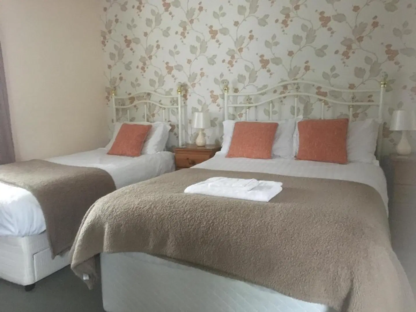 Grove House Guest House ROOM_EXAMPLE
