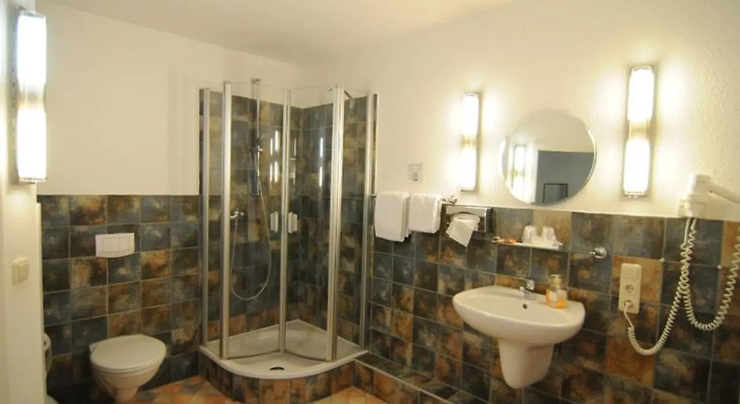 City-Hotel Geilenkirchen Badezimmer