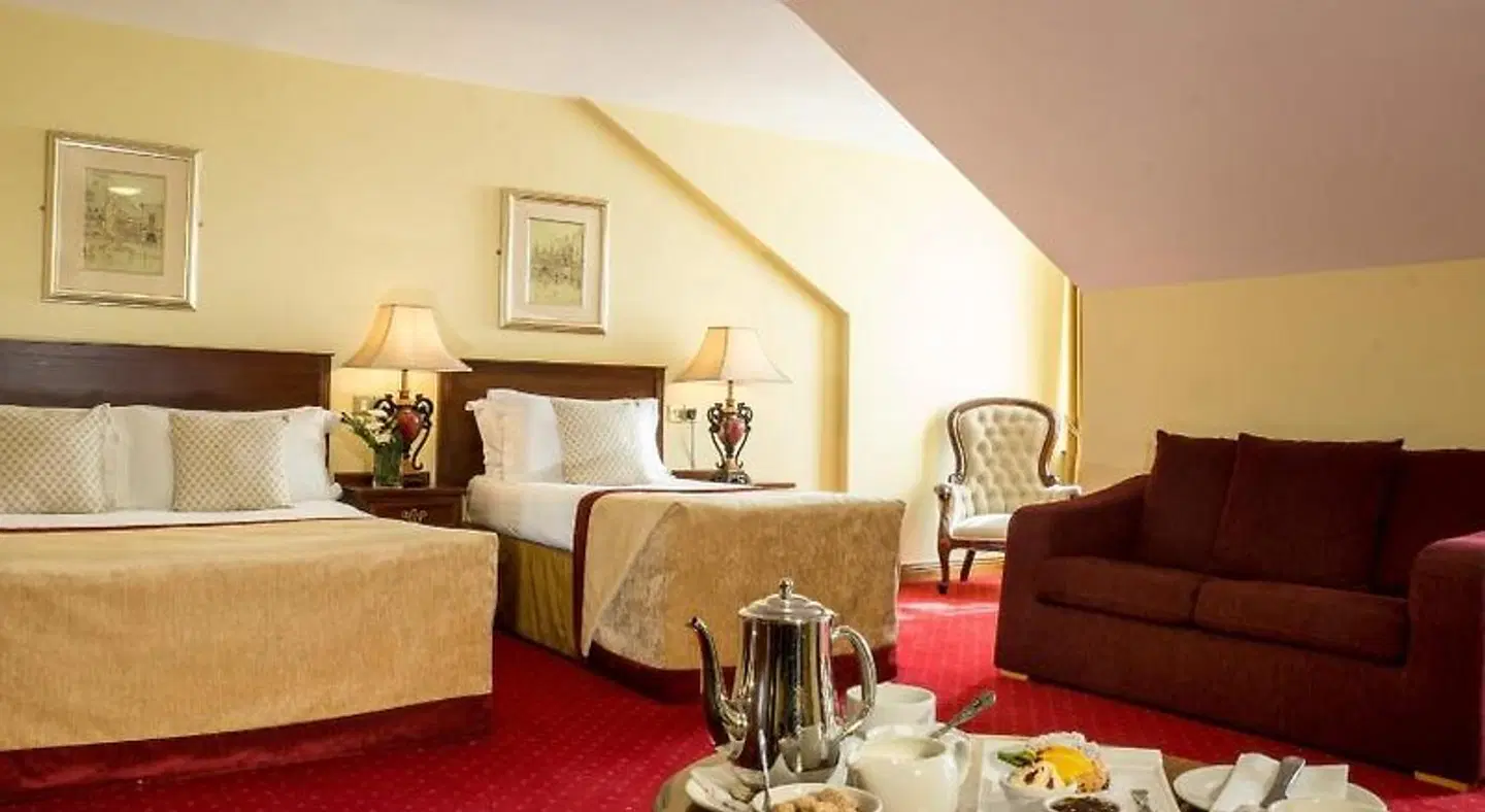 Meadow Court ROOM_EXAMPLE